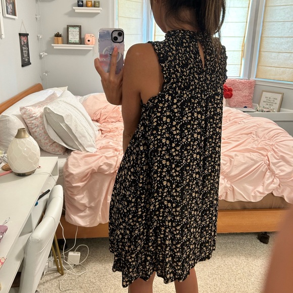 Smocked Floral High Neck Dress - Picture 6 of 6